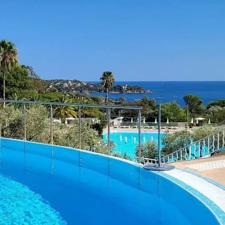 Апартаменты Vue Panoramique Au Cap Esterel T2